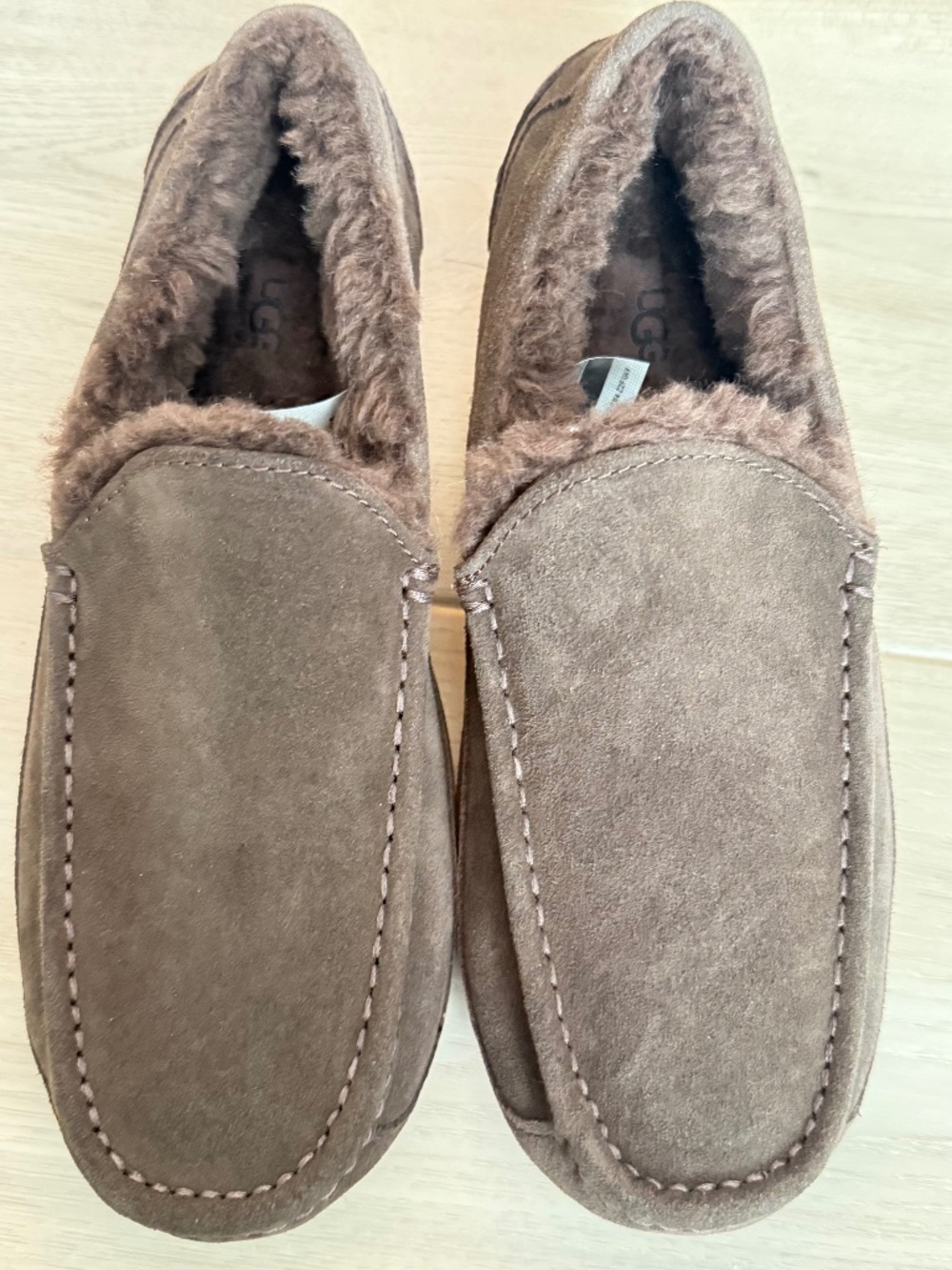 NWOB UGG Ascot Slipper Espresso Men's Size 9